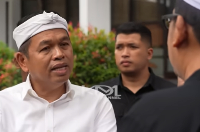 Gubernur Jawa Barat Dedi Mulyadi akan menambah ruang kelas baru bagi sekolah yang kekurangan fasilitas kelas.