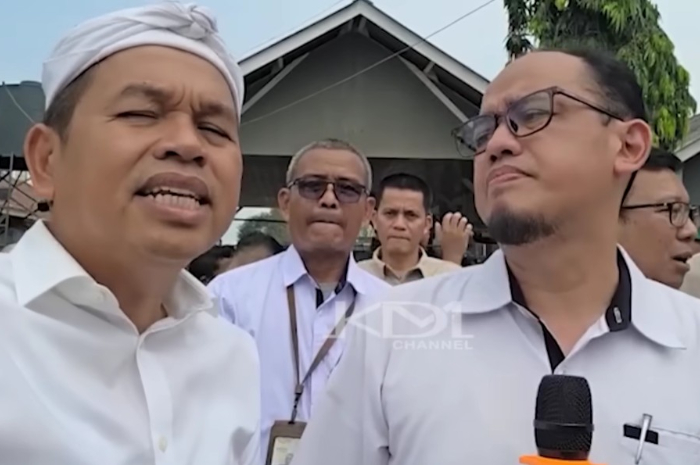 Gubernur Jawa Barat, Dedi Mulyadi menanyakan bahaya makan ikan lele.