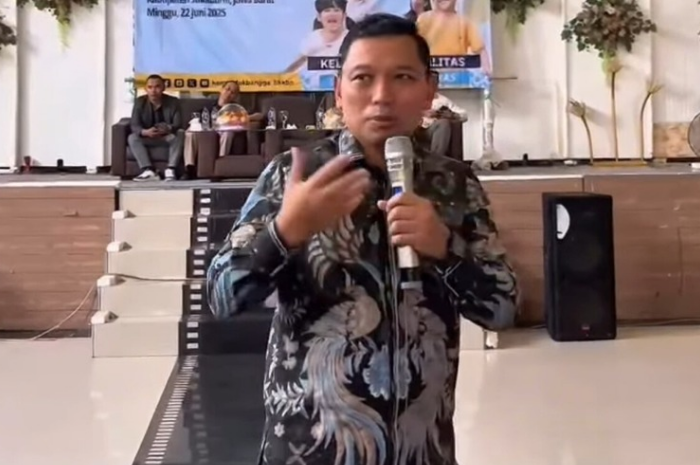 Anggota Komisi IX Zainul Munasichin saat menyampaikan pentingnya keluarga berencana untuk keluarga di Kabupaten Sukabumi, pada Sabtu 5 Juli 2025.