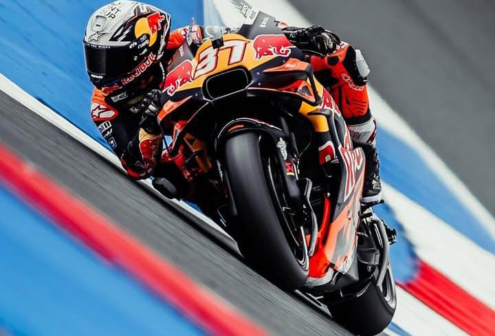 Pembalap Red Bull KTM, Pedro Acosta, belum mampu bersaing dengan pembalap Ducati, Marc Marquez.
