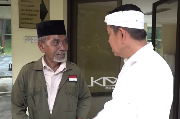 Nanang saat berdialog dengan Gubernur Jawa Barat, Dedi Mulyadi.