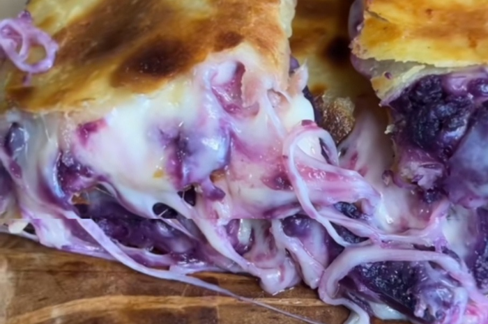 Ubi ungu mozarella&nbsp;perpaduan rasa manis dan gurih.