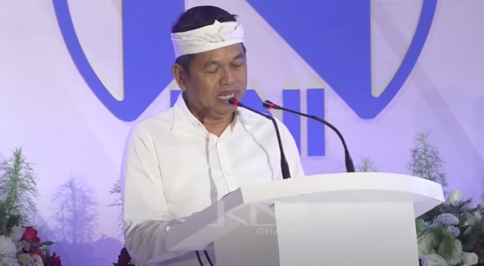 Gubernur Jawa Barat Dedi Mulyadi memberikan masukan soal lokasi pabrik di Garut