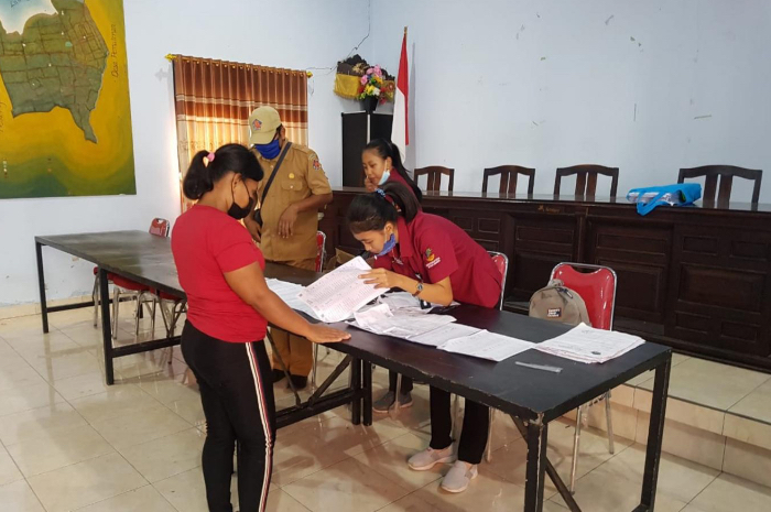 Proses penyaluran bansos di Desa Sumberkima
