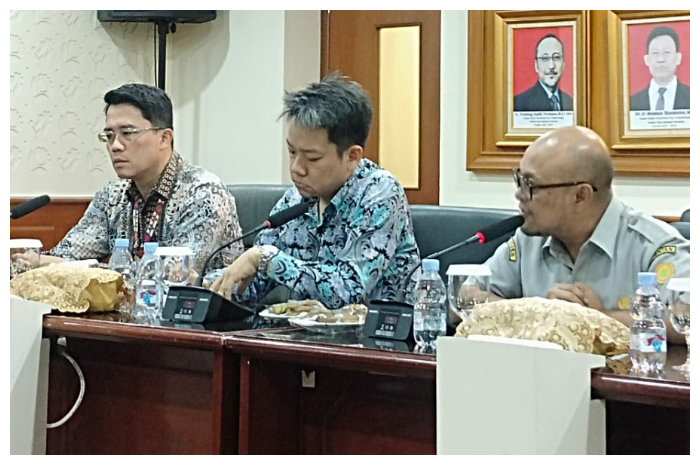 Direktur Polbangtan Bogor bersama Wakil Direktur dan tim teknis menghadiri rapat koordinasi lanjutan yang dipimpin langsung Kepala BPPSDMP pada Kamis 19 Juni 2025.
