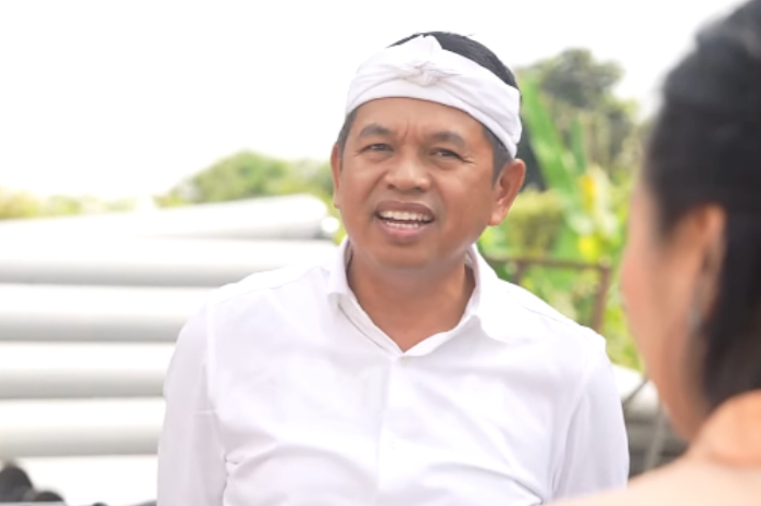 Gubernur Jawa Barat Dedi Mulyadi saat mendatangi lokasi pembangunan lapangan golf di kaki Gunung Salak tepatnya di Kecamatan Tamansari Kabupaten Bogor.&nbsp;