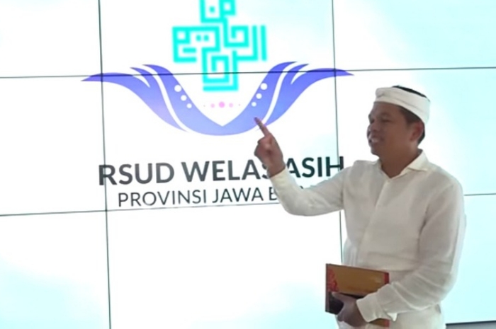 Gubernur Jawa Barat, Dedi Mulyadi, saat berada di RSUD Welas Asih