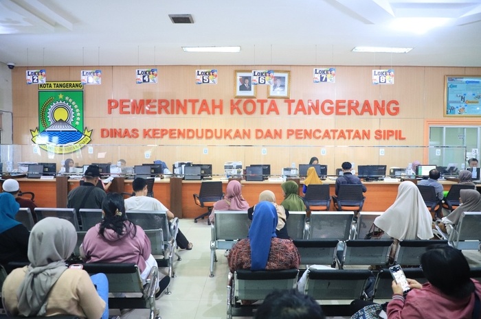 Ilustrasi penduduk melakukan perpindahan domisili.