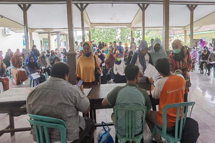 Penyaluran bansos di Desa Tapanrejo