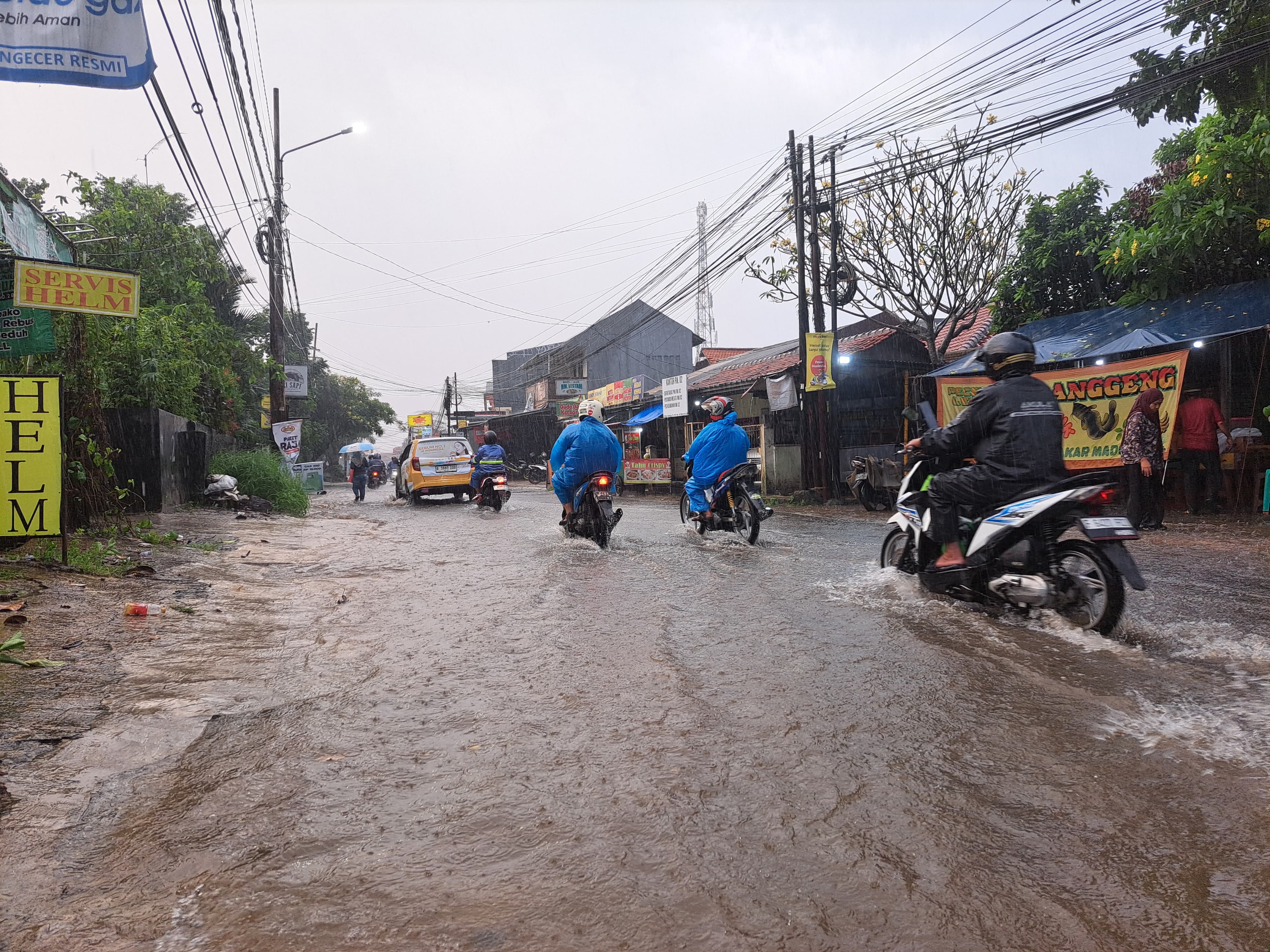 Banjir lintasan yang menggenangi Jalan Johar Raya, Kota Bogor, beberapa hari lalu.