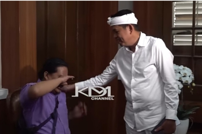Gubernur Jawa Barat Dedi Mulyadi bertemu dengan pelukis asal Depok.