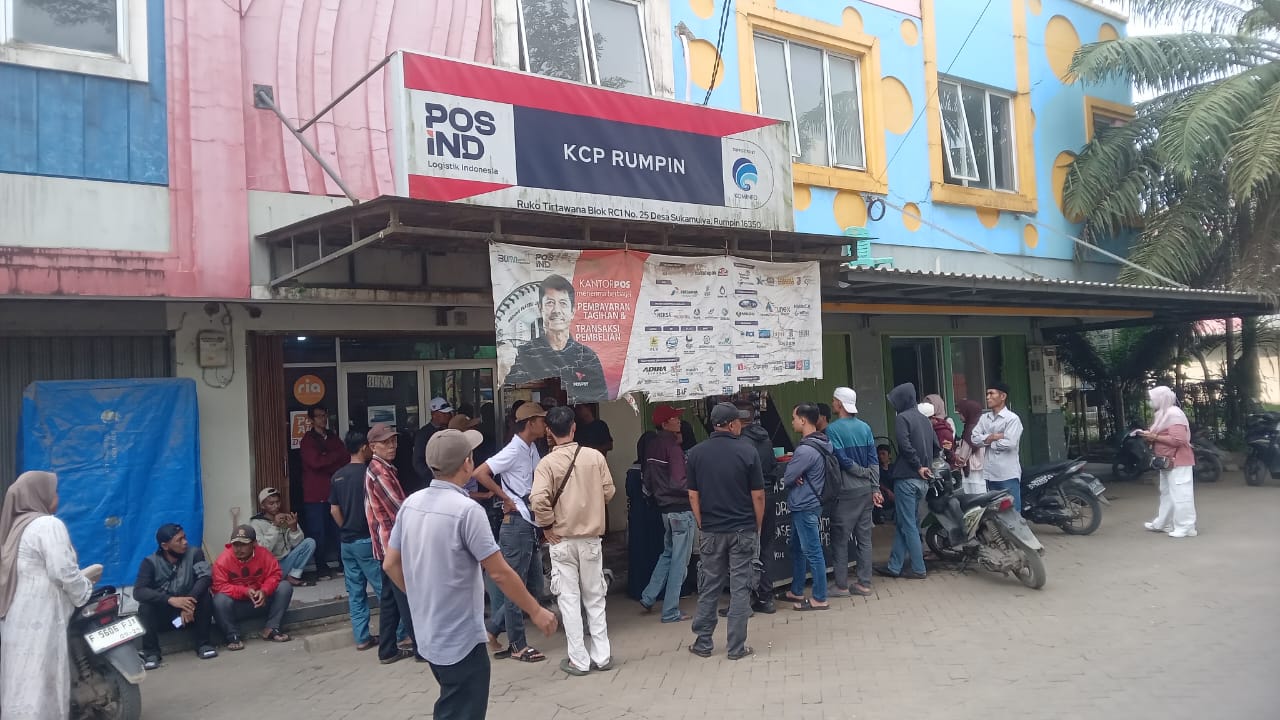 Para Ketua RT dan RW di Kecamatan Rumpin, Kabupaten Bogor, saat menerima BSU dari BPJS Ketenagakerjaan Rp600 ribu, Jumat 11 Juli 2025.