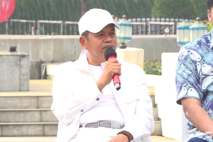 Gubernur Jawa Barat Dedi Mulyadi saat menghadiri konferensi pers Piala Presiden 2025 di Gedung Sate