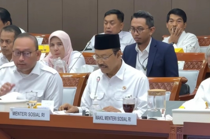 Kemensos menyampaikan 3 strategi penyaluran bansos tepat sasaran pada raker bersama Komisi VIII DPR