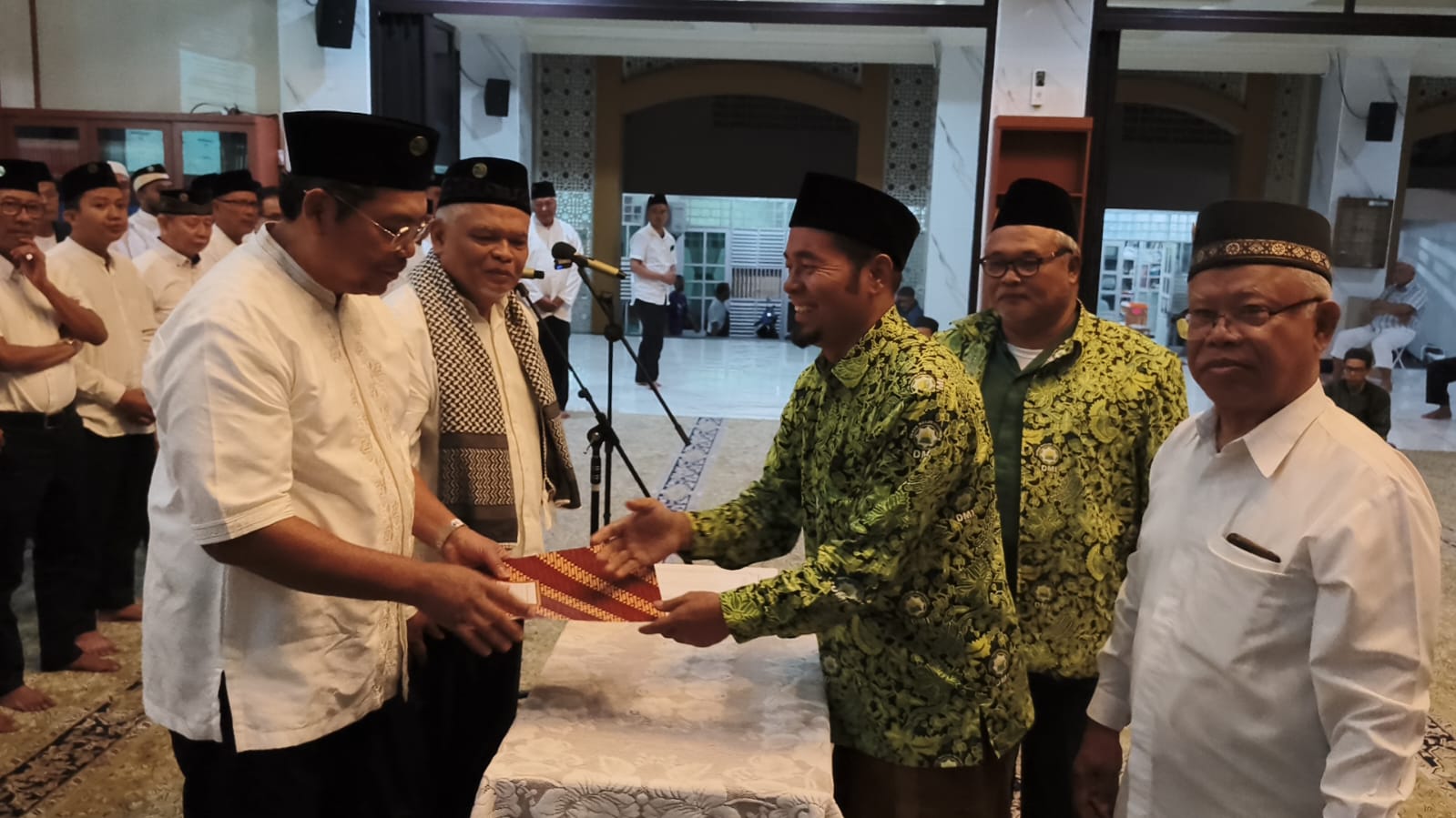 Pegukuhan dan pelantikan Penasihat serta Pengurus  DKM Al Muslimun, Bantarjati, Bogor Utara.