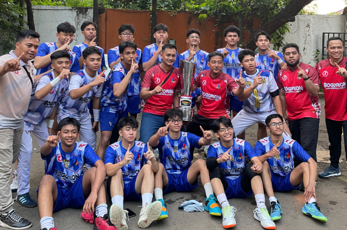 Tim bola tangan Kota Bogor U-18 putra meraih medali emas Kejurnas UNJ 2025.