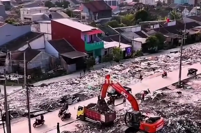 Penampakan jalan di Babelan Bekasi usai penertiban bangunan.