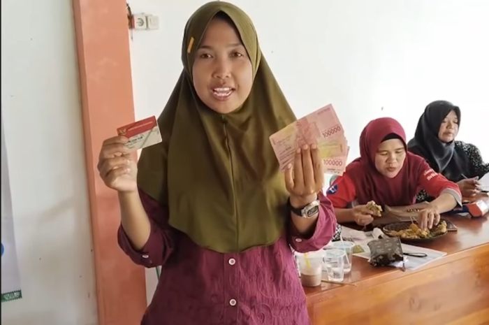 Ilustrasi pencairan bansos salah satu KPM