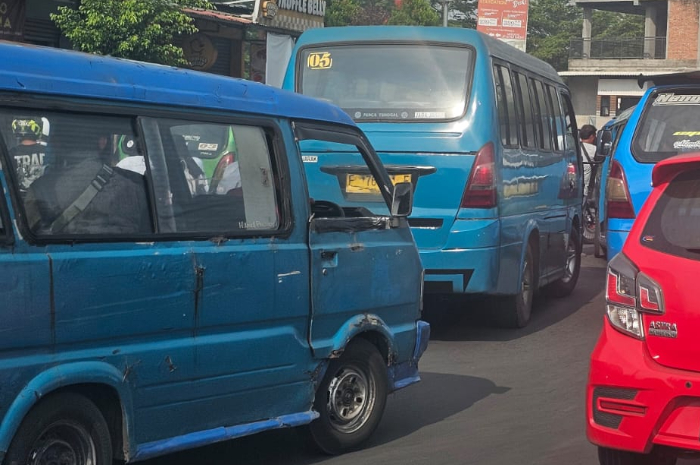Kemacetan lalu lintas sekitar Terminal Laladon Bogor