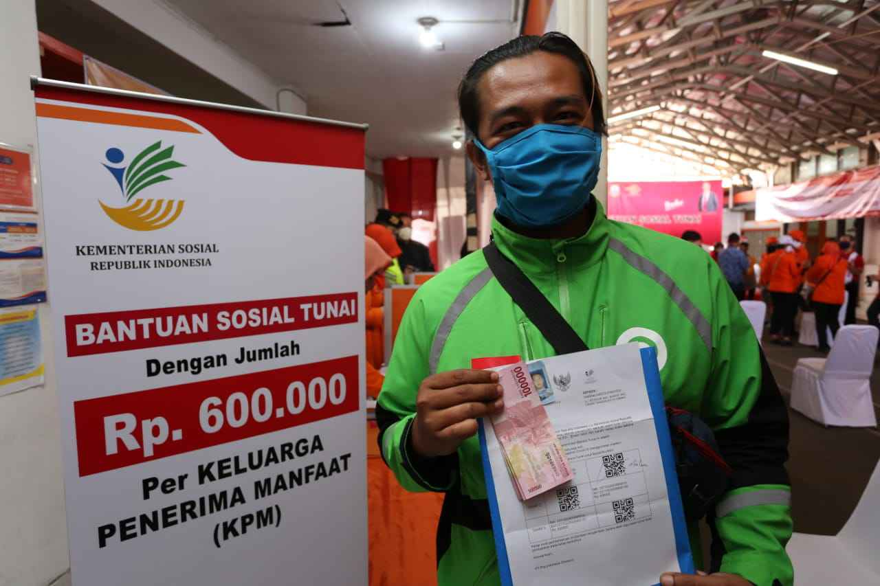 Ilustrasi penerima bansos PKH BPNT.