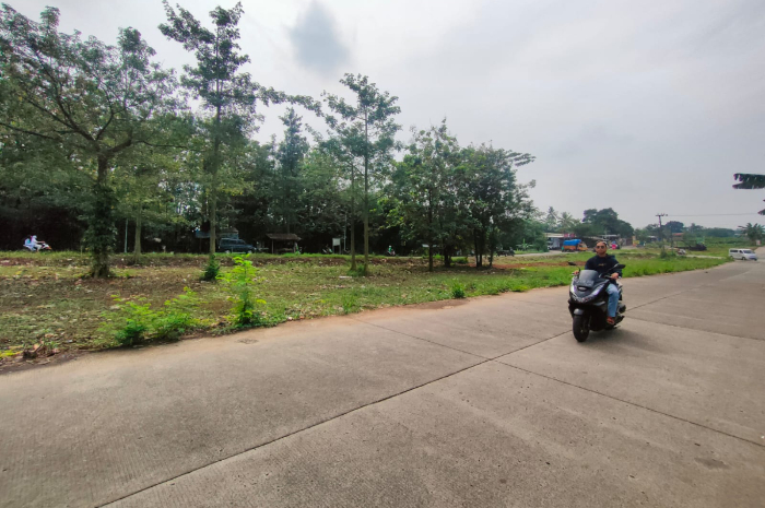 Salah satu lokasi yang direncanakan bakal dibangun taman di Jalan Raya Bomang.