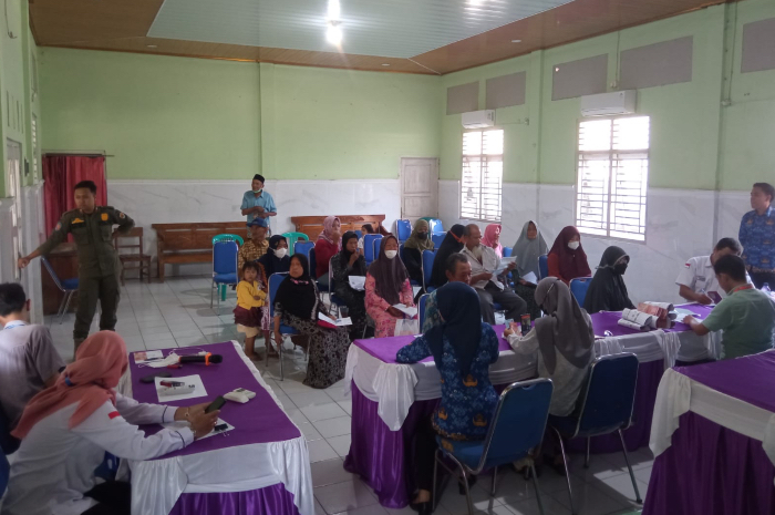 Penyaluran bansos di Desa Klambu beberapa waktu lalu