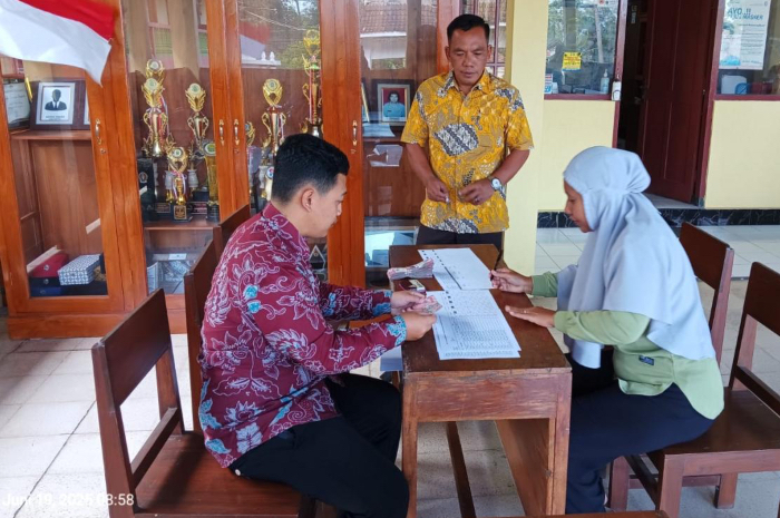 Penyaluran Bansos di Wilayah Parangtritis
