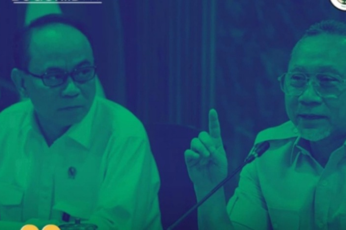 Menko Pangan Zulkifli Hasan saat rapat koordinasi persiapan peluncuran kopdes merah putih di Jakarta