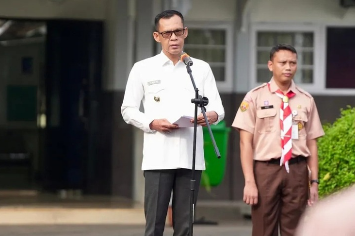 Wakil Bupati Bogor saat memimpin upacara dalam rangka memperingati Hari Koperasi ke-78