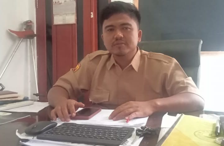 Kepala Desa Parakanmuncang, Mauludin mendorong anak muda di desanya menjadi konten kreator untuk menggali potensi wilayah.