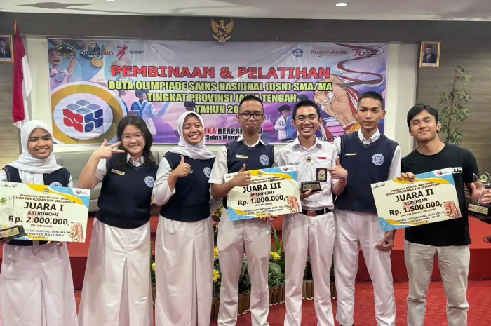 Siswa Pradita Dirgantara mengikuti lomba Olimpiade Sains Nasional.