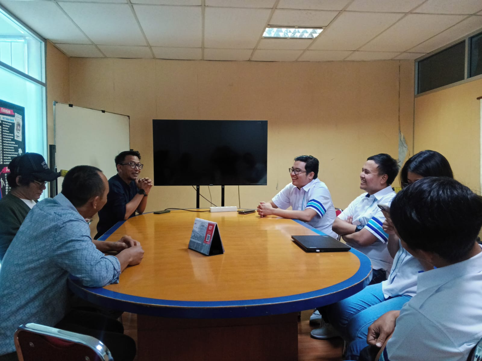 Dalam rangka memperingati hari jadi Garda Oto ke-30, Asuransi Astra Cabang Bogor menyambangi kantor redaksi Radar Bogor di Graha Pena, Kamis 17 Juli 2025.