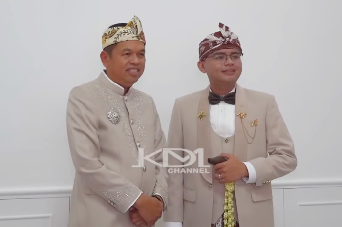 Gubernur Jawa Barat Dedi Mulyadi bersama Maula Akbar jelang acara akad nikah putra sulungnya