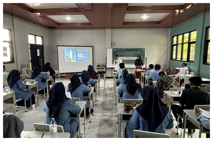 Dosen Fakultas Teknik Universitas UNJ melaksanakan kegiatan PKM di SMA Plus Putra Melati, Jonggol, Kabupaten Bogor.