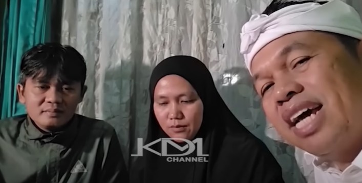 Gubernur Jawa Barat Dedi Mulyadi menonaktifkan kepala sekolah di Garut