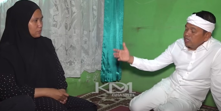 Kepada Gubernur Jawa Barat Dedi Mulyadi, ibu korban siswa di Garut menceritakan awal mula sang anak mendapat perlakuan tidak menyenangkan dari wali kelas