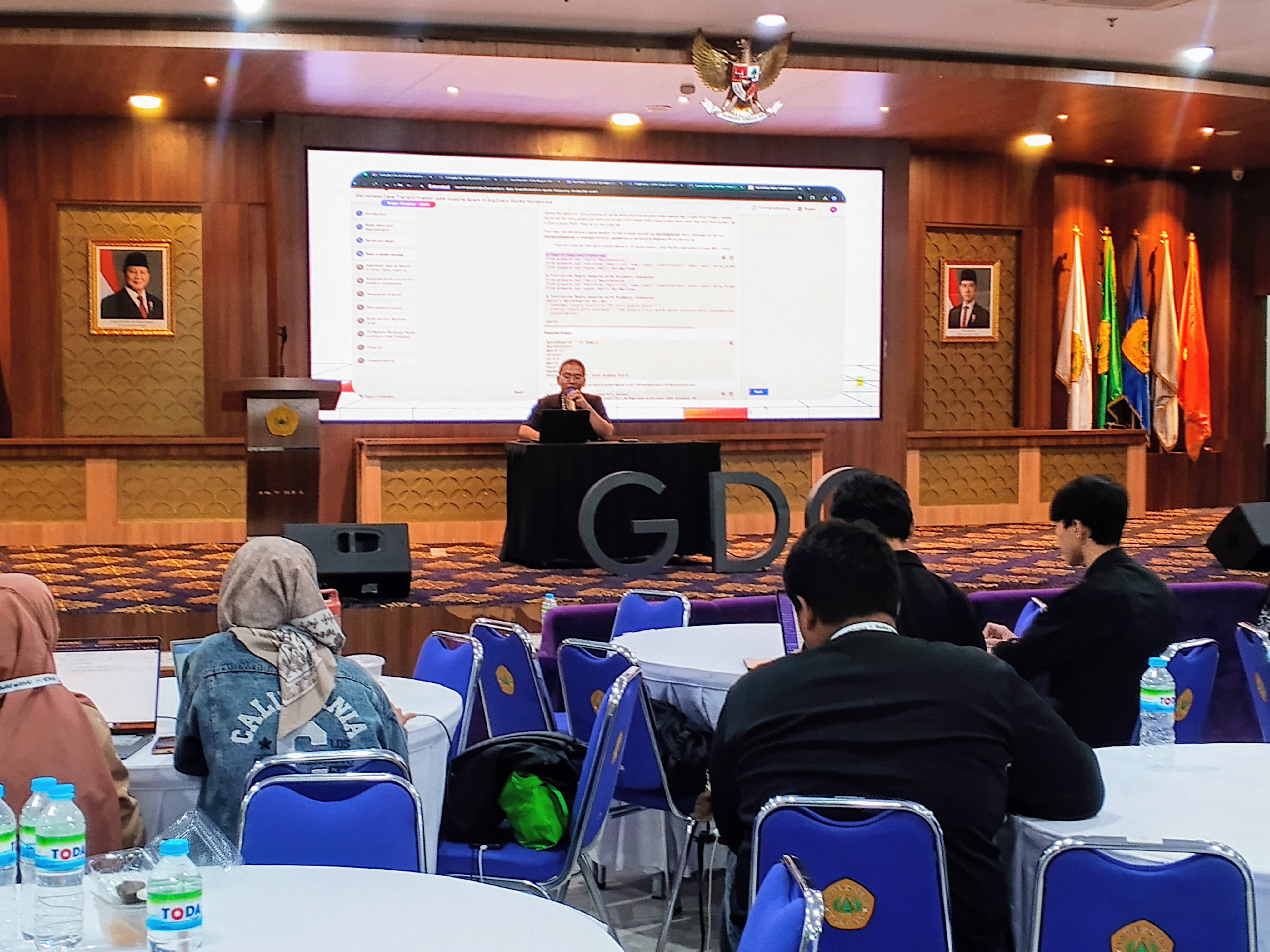 Komunitas Google Developer Group (GDG) Bogor saat menggelar I/O Extended 2025 di Graha Pakuan Siliwangi, Unpak