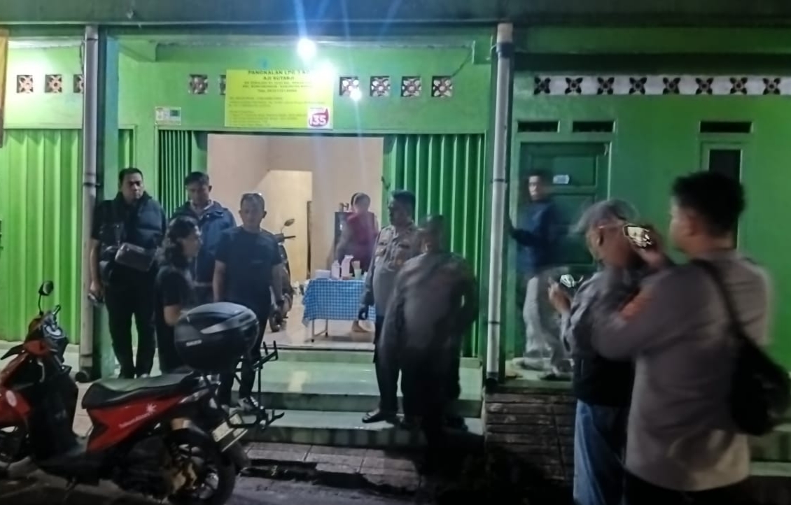 Polisi dari Polsek Rancabungur melakukan olah TKP di lokasi kejadian.