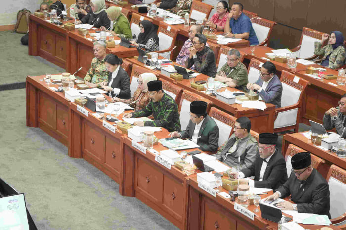 Menteri Sosial Gus Ipul saat menghadiri raker bersama DPR