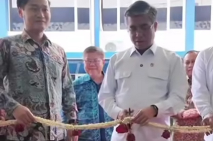 Peresmian Pusat Pelatihan Teknisi Mobil Listrik di Bekasi.
