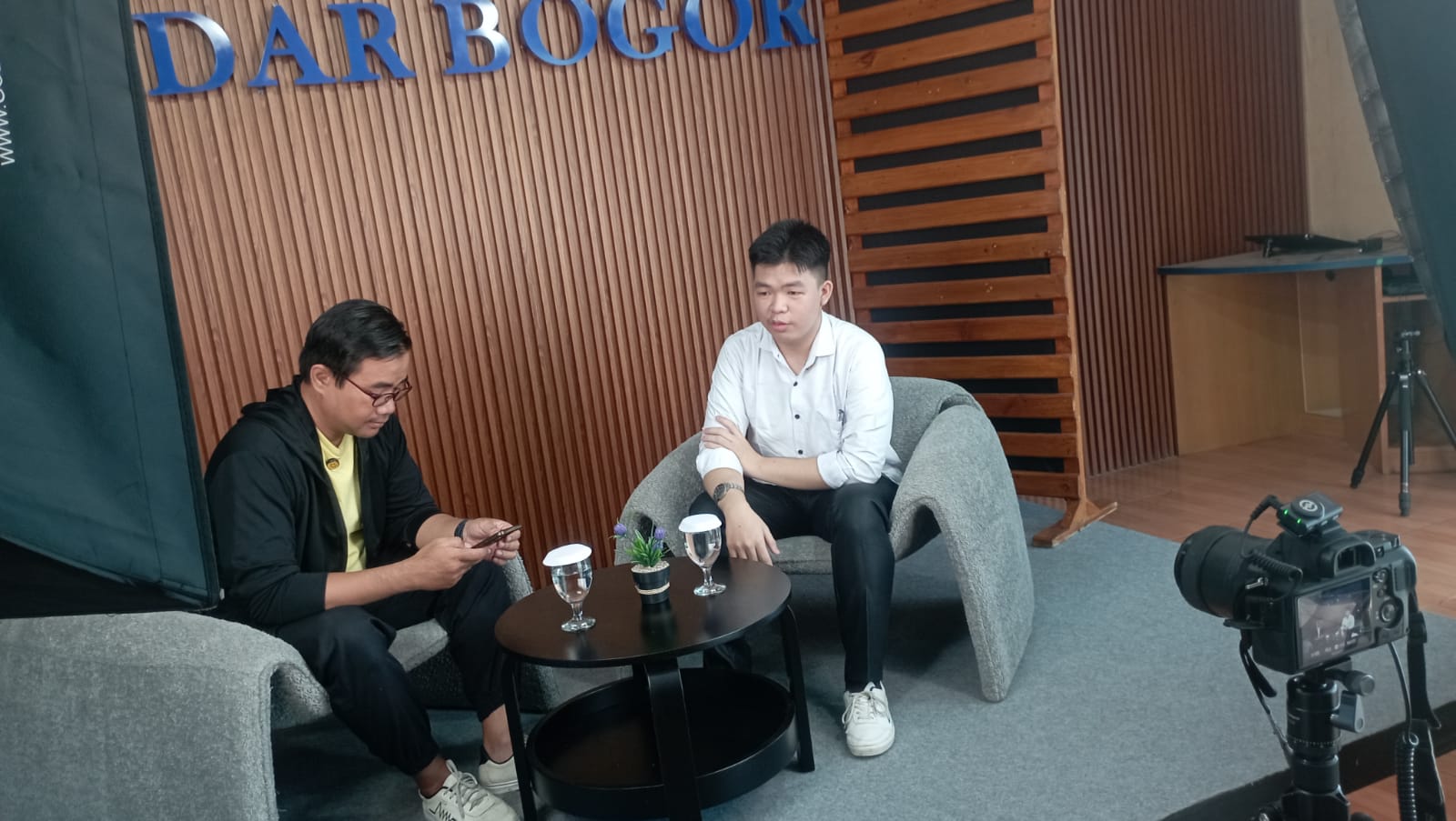 Robet Gunawan remaja asal Gunungputri yang masuk perguruan tinggi Universitas Sultan Ageng Tirtayasa, Fakultas Kedokteran.