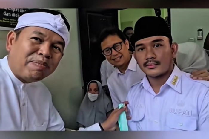 Gubernur Jawa Barat Dedi Mulyadi saat berada di Bekasi