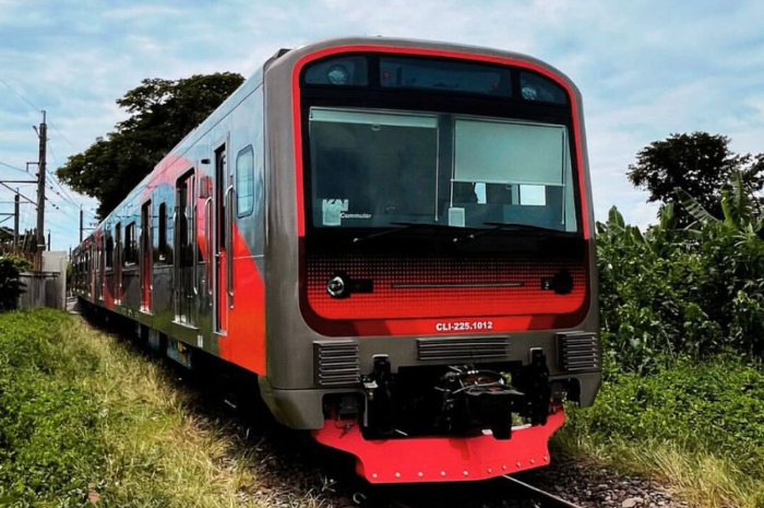 Ilustrasi KRL INKA yang masih uji coba masuk ke Stasiun Bogor