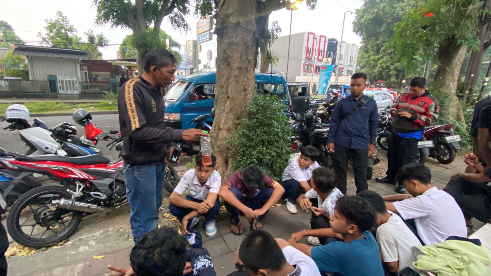 Satgas pelajar Kota Bogor meringkus remaja yang hendak bentrok.