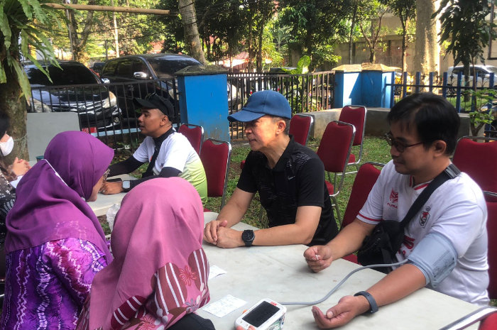 Wali Kota Bogor Dedie Rachim saat menghadiri program Jalan Sehat yang diinisiasi oleh PWI Kota Bogor.