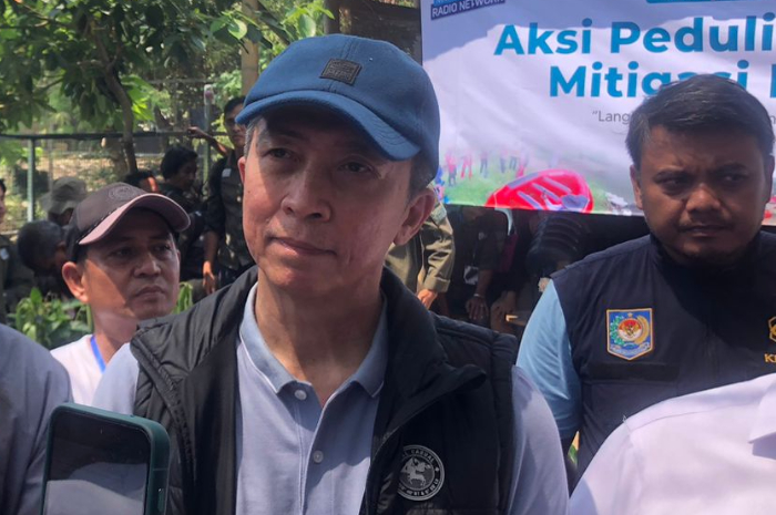 Wali Kota Bogor, Dedie A Rachim saat menyampaikan keterangan kepada wartawan.