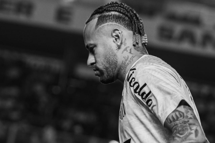 Pemain Brasil Neymar dikabarkan bakal kembali ke kompetisi Eropa.
