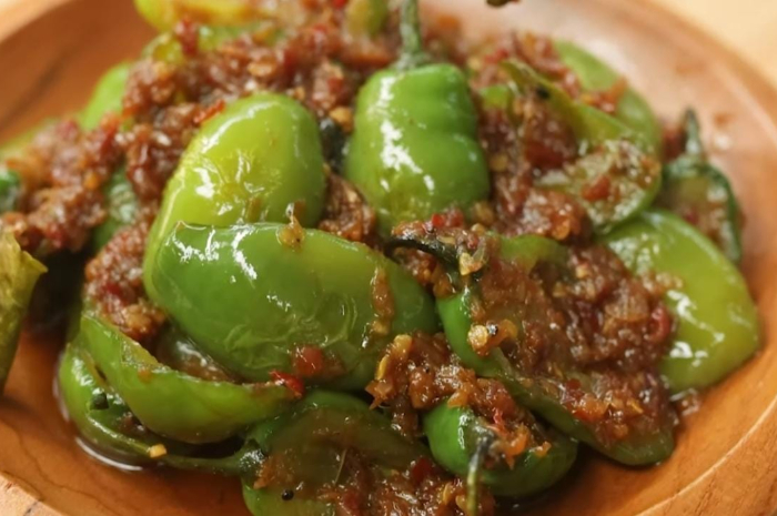 Pedas gurihnya Cabe Gendot Sambal Rebon bikin gak cukup satu sendok.