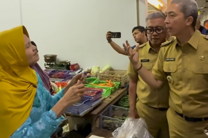 Wali Kota Bogor saat sidak di Pasar Gembrong Sukasari