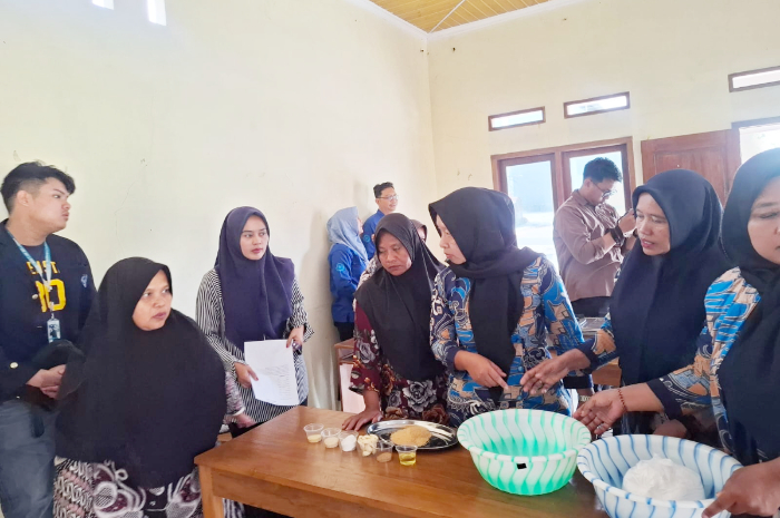 Pelatihan Implementasi Techno-Functional Konsentrat Protein Ikan sebagai Akselerasi Kualitas Gizi Produk Kerupuk Ikan ber-SNI Mendukung Program Makan Bergizi Gratis (MBG) di Kabupaten Wonogiri.